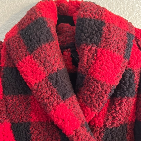 Ladies”kookaburra” size M/L very generous two pockets sleeves have thumb holes. - Picture 3 of 11